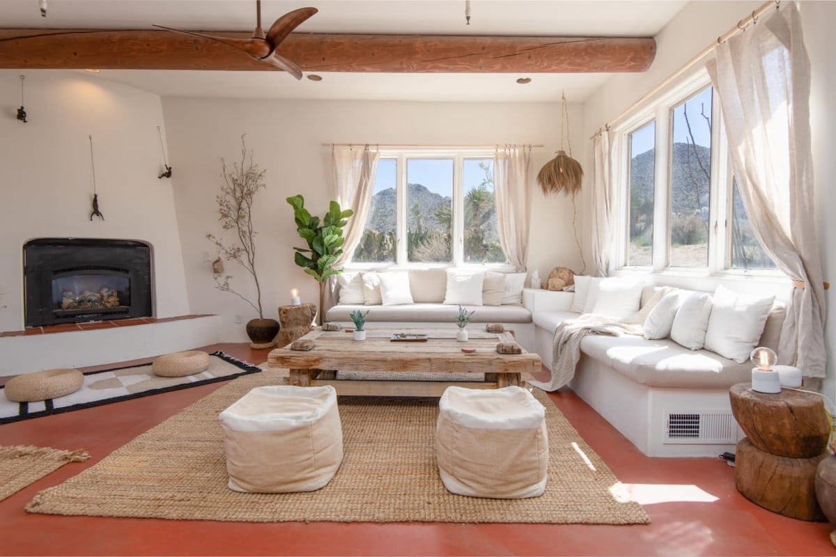grand room sitting